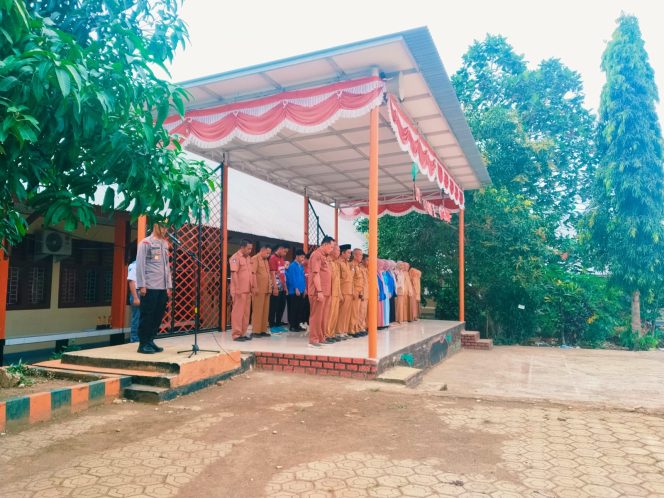 
 Kapolsek Awangpone Jadi Pembina Upacara di SMAN 16 Bone Sosialisasikan Ops Keselamatan Pallawa 2026