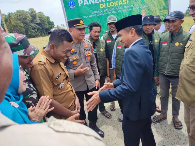 
 ‎Kapolsek Cenrana Hadiri Acara Panen Raya Padi Di Desa Awang Cenrana