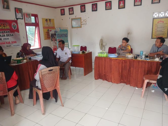 
 ‎Bhabinkamtibmas Polsek Cenrana Hadiri Kegiatan Monev ADD dan Dana Desa