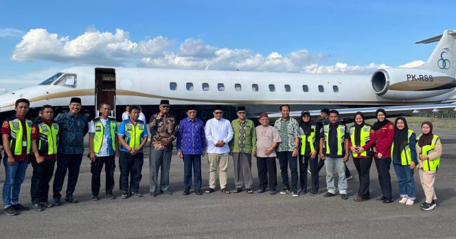 
 Pemantauan Kedatangan dan Keberangkatan Pesawat di Bandara Arung Palakka Bone Jelang Tahun Baru Imlek