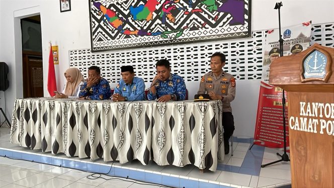 
 Wakapolsek Ponre menghadiri giat rakor dalam rangka pelaksanaan safari Ramadhan 1447 H diaula kantor kecamatan Ponre