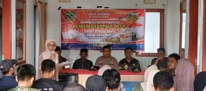 
 Musyawarah pembentukan panitia pemilihan kepala desa antar waktu didesa salebba dihadiri oleh Kapolsek Ponre