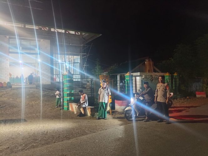 
 Polsek Awangpone Laksanakan Pengamanan Ibadah Ramadhan di Masjid Nurul Hidayah Kelurahan Macope