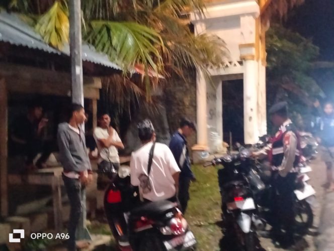 
 ‎Cegah Balap Liar, Kanit Sabhara Polsek Palakka Laksanakan Patroli dan Beri Himbauan kepada Pemuda  ‎