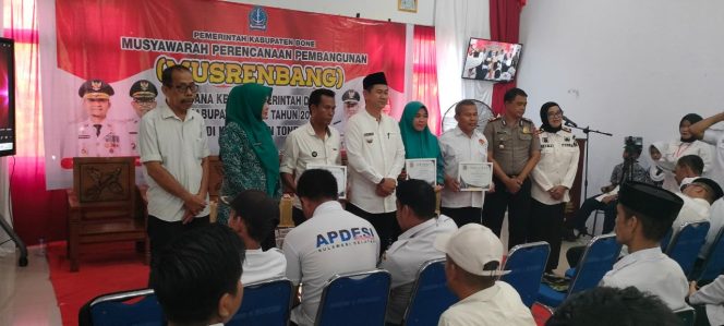 
 GIAT MUSYAWARAH PERENCANAAN PEMBANGUNAN ( MUSRENBANG ) TAHUN 2027 KECAMATAN DI AULA KANTOR CAMAT TONRA DESA BULU BULU  KECAMATAN TONRA