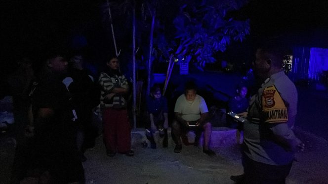 
 ‎Ajak Warga Jaga Kamtibmas, Personel Polsek Palakka Laksanakan Patroli Biru  ‎