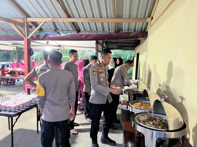 
 ‎Buka Puasa Bersama Personel Polsek Palakka, Jalin Kekompakan dan Kebersamaan