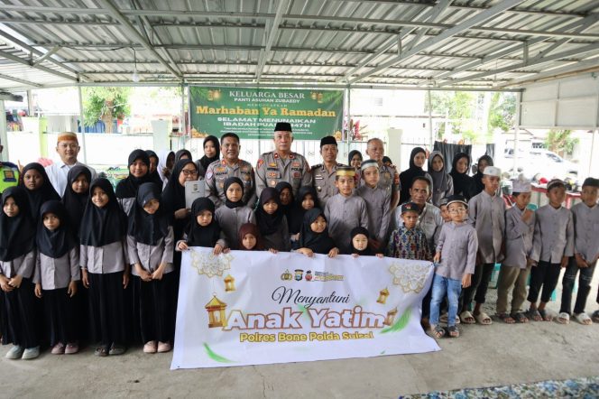 
 Semarak Ramadhan, Polres Bone Santuni Anak Yatim di Panti Asuhan Zubaedy Watampone