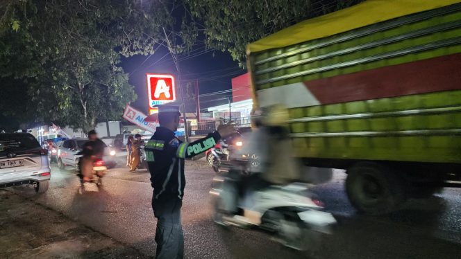 
 Pengamanan Sholat Tarawih di Masjid Jami Az Zikra Berlangsung Aman dan Lancar