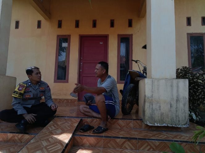 
 Bhabinkamtibmas Intensifkan Sambang Rumah Warga di Wilayah Binaan