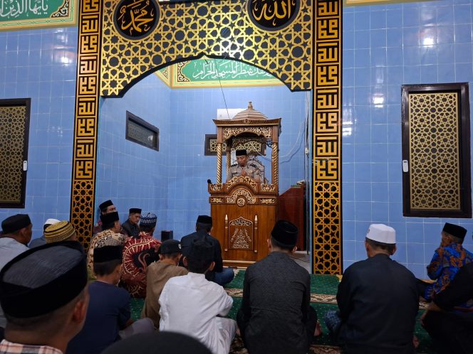 
 Bangun Kebersamaan dan Sinergitas, Wakapolsek Tellu Siattinge Hadiri Acara Safari Ramadhan