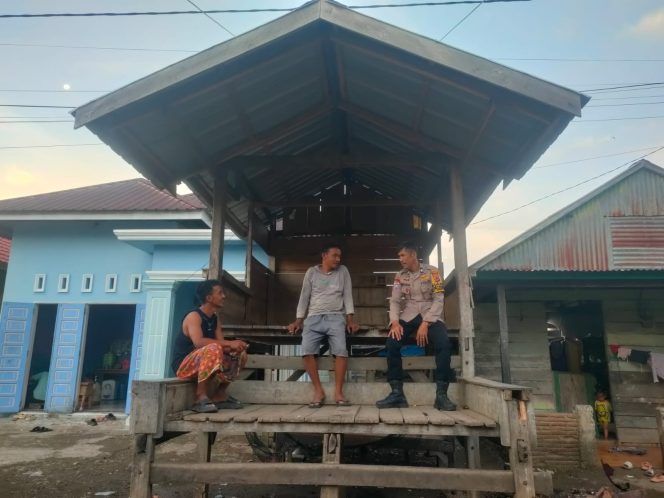 
 Bhabinkamtibmas Aiptu Baso Halim Pastikan Situasi Aman di Wilayah Binaan