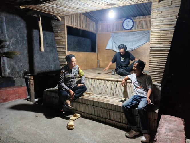 
 Bhabinkamtibmas Briptu Syahrul Ali Tingkatkan Kamtibmas Melalui Pembinaan Satkamling