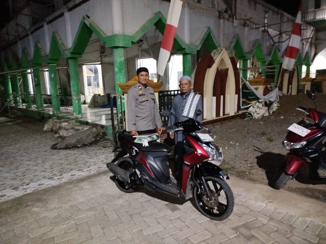 
 Wujudkan kamtibmas yang aman saat shalat tarawih, Aiptu Andi Rustan lakukan pengamanan