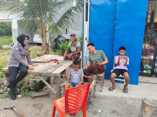 
 Bangun Kedekatan Secara Efektif di Desa Binaannya, Brigpol Citra Lakukan Sambang Desa