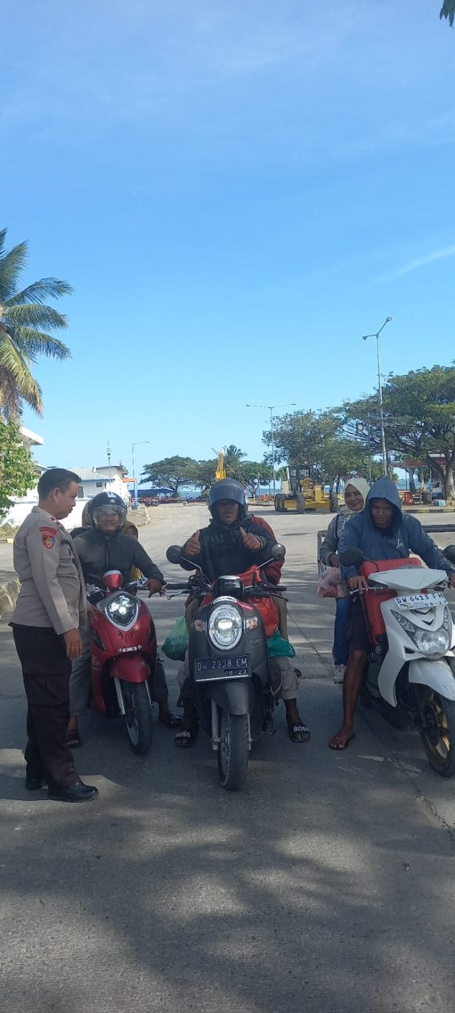 
 Di Rumpdoor Kapal Ferry, Personil Lakukan Pengamanan Dan Pelayanan Saat Keberangkatan Kapal
