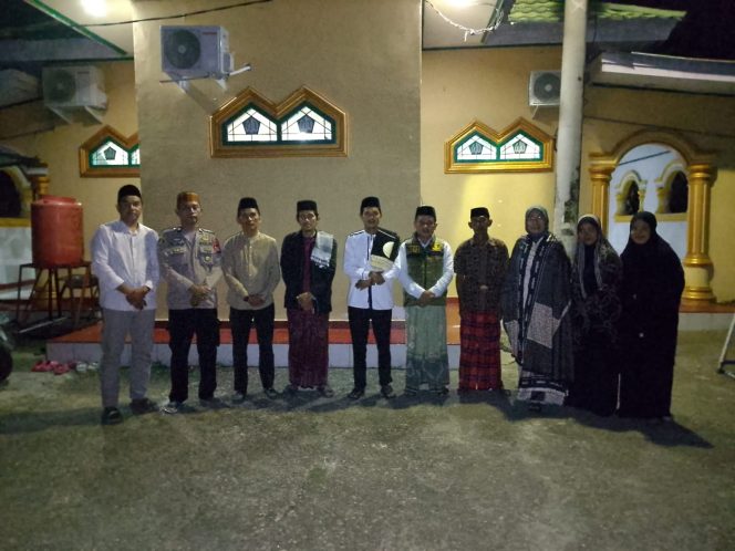 
 Polsek Awangpone Menghadiri Safari Ramadhan Tim IV Forkopimcam Awangpone di Masjid Attaubah Desa Latekko