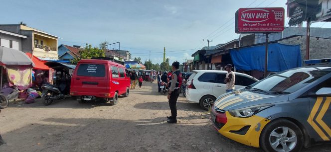 
 Patroli Dialogis Kanit Samapta Polsek Ajangale di Pasar Tradisional Ajangale, Situasi Aman dan Kondusif