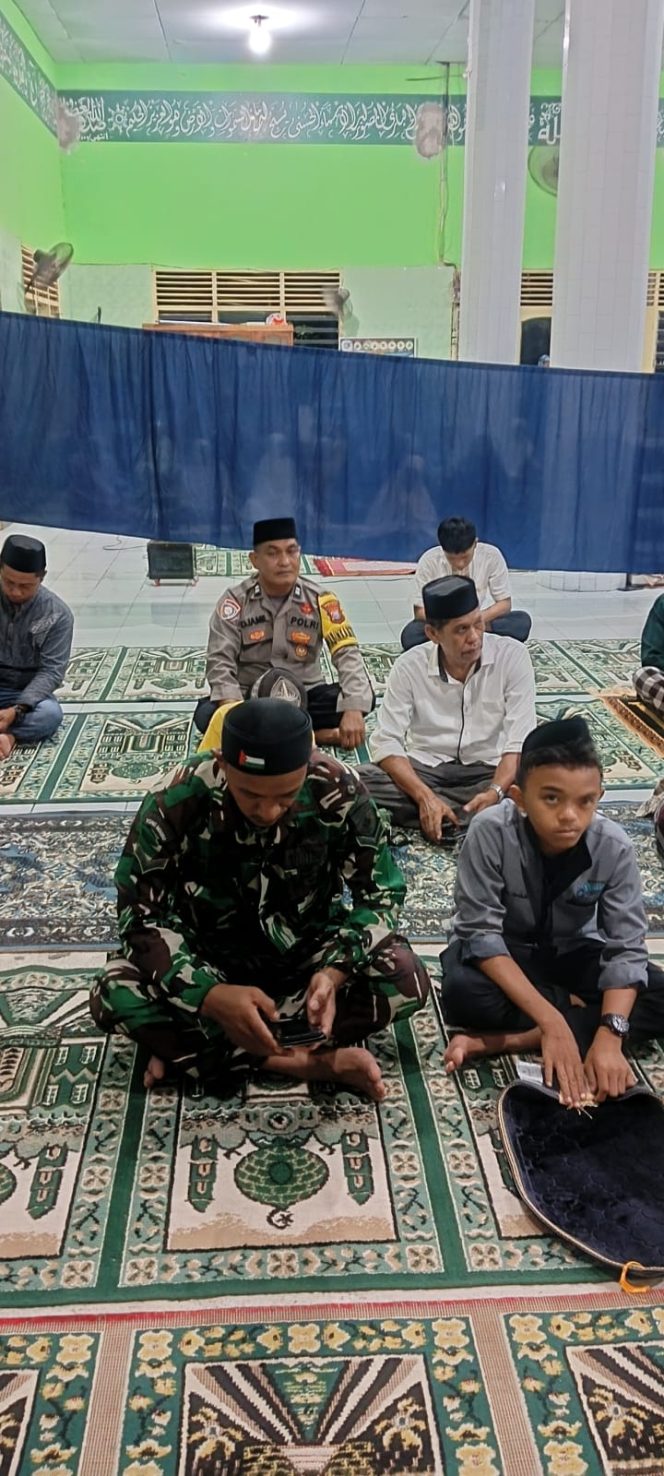 
 Polsek Awangpone Safari Ramadhan Bersama Tim I Forkopimcam Awangpone di Masjid Jami Nurul Jihad Desa Carigading