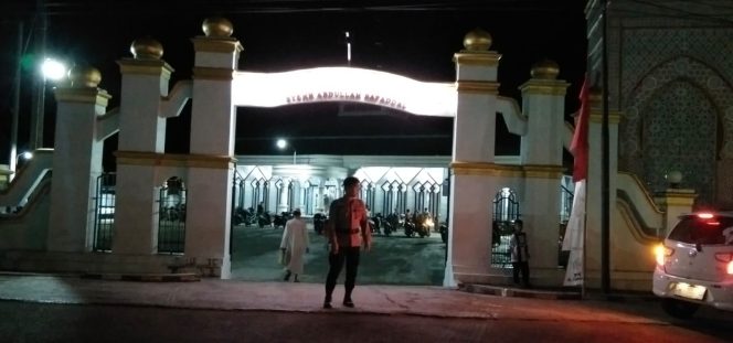
 Personil Polsek Ajangale Laksanakan Pengamanan Shalat Isya dan Tarawih 