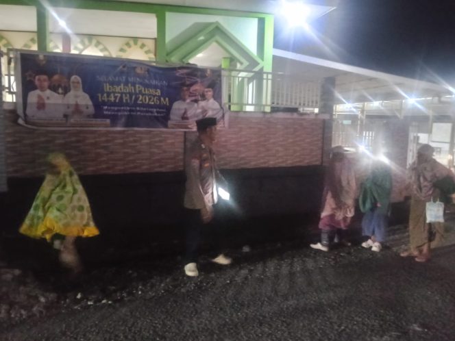
 Polsek Mare Tetap Laksanakan Pengamanan Sholat Tarawih di Penghujung Ramadhan