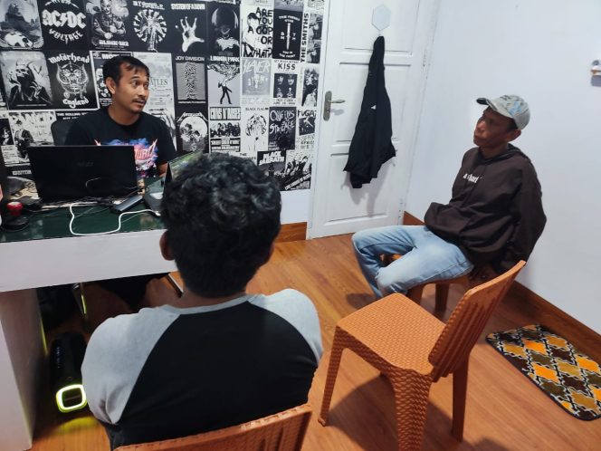 
 ‎Pelayanan Kepada Masyarakat, Unit Reskrim Polsek Cenrana Periksa Saksi Korban Pengancaman