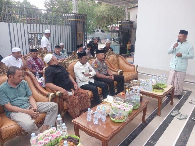 
 ‎Hadiri Acara Buka Puasa Bersama, Kapolsek Cenrana Silaturahmi Dengan Warga