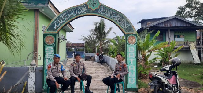 
 Polsek Pelabuhan Lakukan Pengamanan Shalat Idul Fitri Jamaah Muhammadiyah Di Bajoe