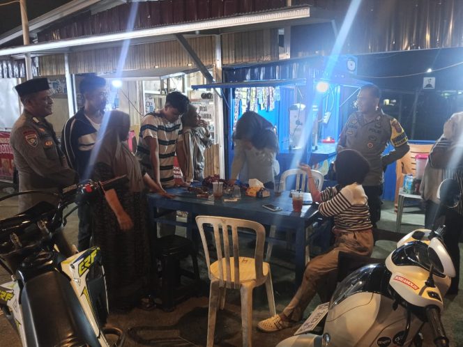 
 Polsek Mare Gelar Patroli Malam Takbiran Idul Fitri, Pastikan Situasi Kamtibmas Aman dan Kondusif