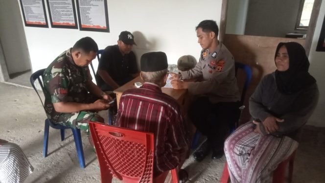
 Polsek Awangpone Mediasi Sengketa Tanah di Desa Carebbu Melalui Problem Solving