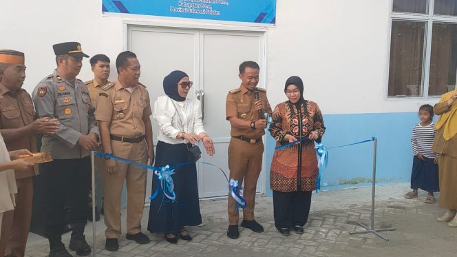 
 Bupati Bone resmikan SPPG, Kapolsek Ponre siap dukung keamanan dan kelancaran program