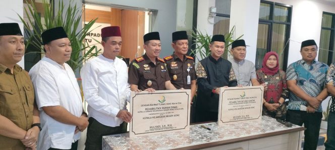 
 PERESMIAN REHABILITASI  GEDUNG KANTOR DAN RUMAH DINAS CABANG  KEJAKSAAN  NEGERI BONE  KAJUARA DAN BUKA PUASA BERSAMA  DI KECAMATAN TONRA