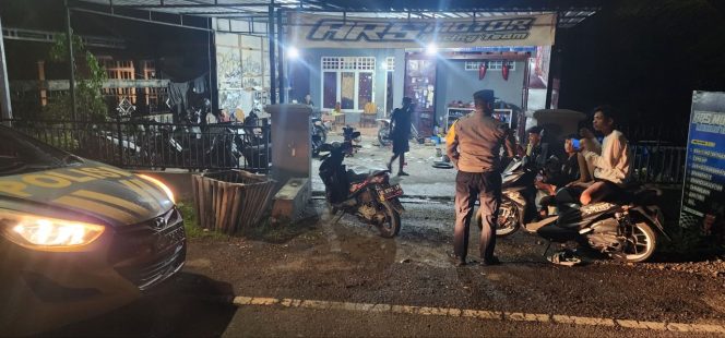 
 ‎Cegah Balap Liar di Bulan Ramadhan, Bhabinkamtibmas Bripka Arman Sambangi Perkumpulan Pemuda di Desa Binaan