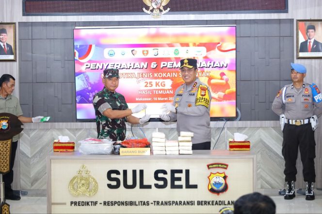 
 Polda Sulsel Musnahkan Barang Bukti Narkotika Jenis Kokain Bruto 25 Kg Hasil Temuan di Kepulauan Selayar