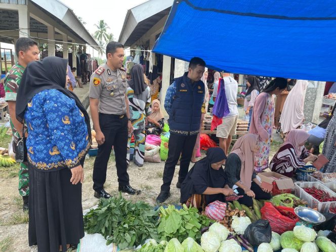 
 ‎Jelang Hari Raya Idul Fitri, Forkopimca Palakka Pantau Harga Sembako di Pasar