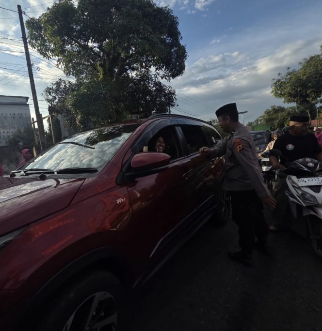 
 Patroli Dialogis Polsek Mare, Imbau Pemudik Utamakan Keselamatan di Perjalanan