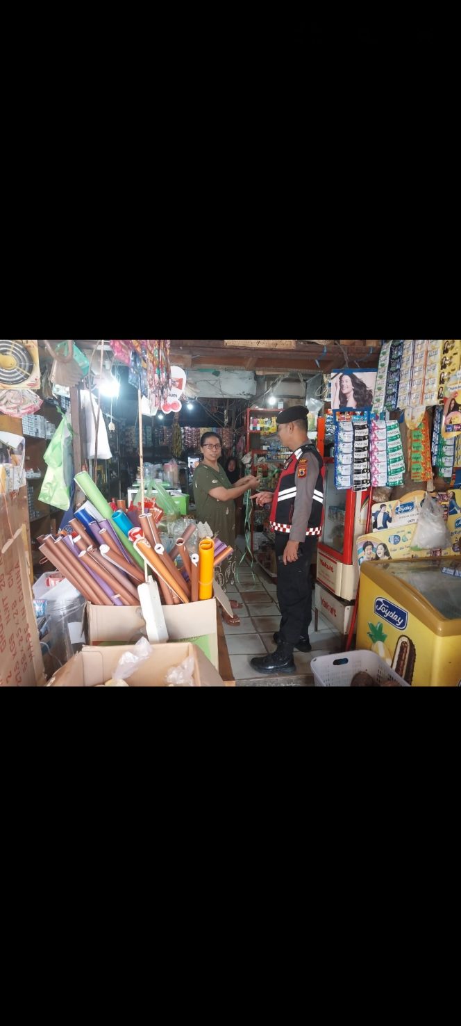 
 Patroli Pasar Ramadhan, Polsek Mare Imbau Waspada Kejahatan di Tengah Keramaian