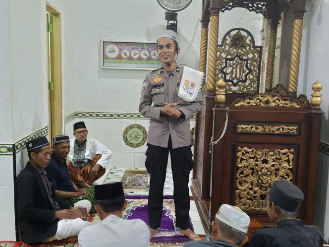 
 KBO Sat Binmas Polres Bone Sampaikan Ceramah dan Himbauan Kamtibmas di Masjid Nurul Mu’minin