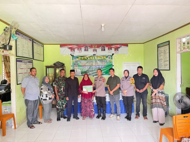 
 Wakapolsek Barebbo Hadiri Penyaluran BLT-DD di Desa Samaelo