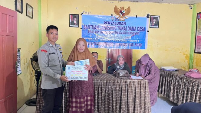 
 Bhabinkamtibmas Talungeng Hadiri Penyaluran BLT-DD Triwulan I Tahun 2026