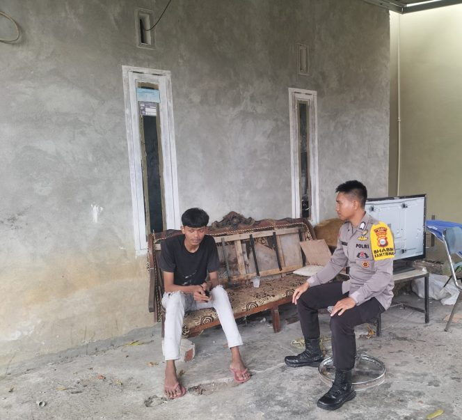 
 Bhabinkamtibmas Polsek Barebbo Laksanakan Sambang DDS di Desa Talungeng