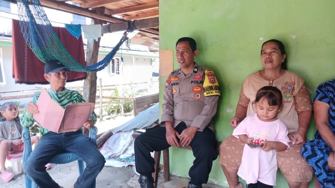 
 Bhabinkamtibmas Aiptu Arwin Perkuat Keamanan Lingkungan Lewat Sambang dan DDS