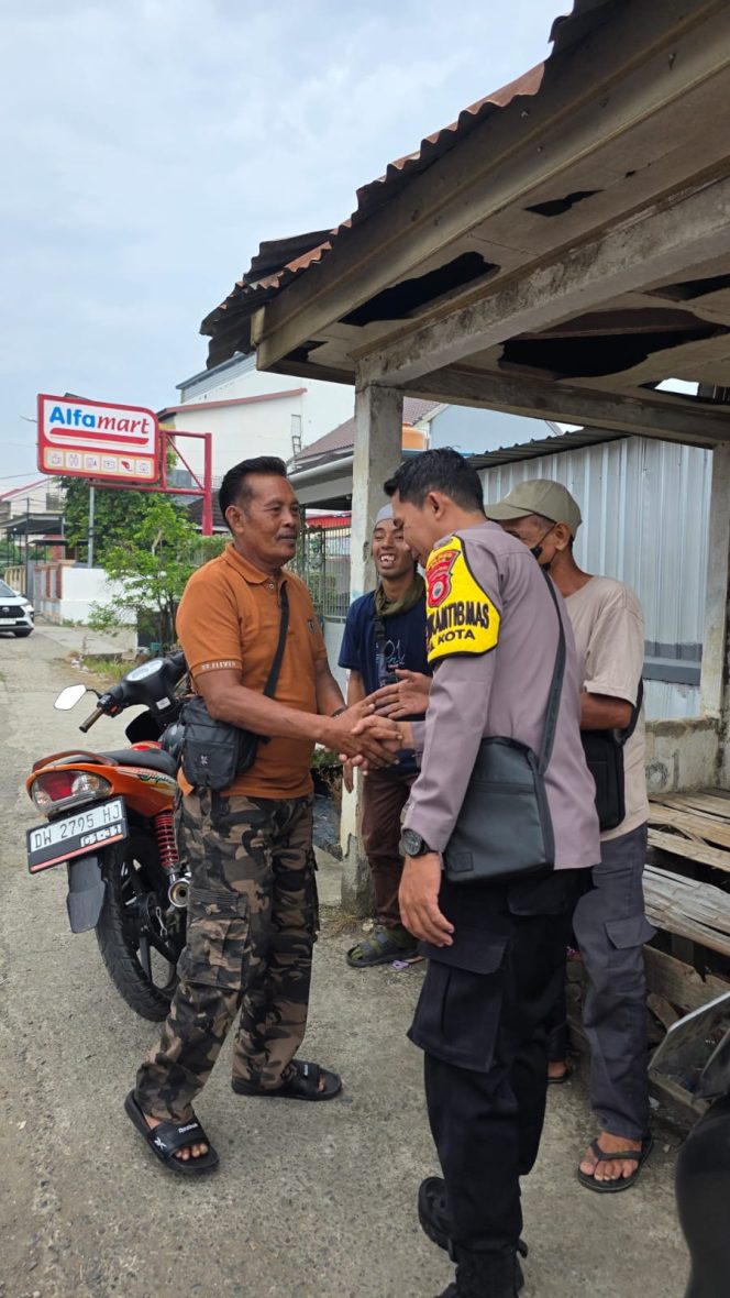 
 Silaturahmi dan Kunjungan Satkamling, Bripka Andi Rusman Pastikan Keamanan Lingkungan Panyula