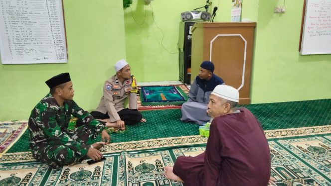 
 Musyawarah Masjid Jabal Nur BTN Belakang, Bhabinkamtibmas Hadir Tingkatkan Sinergi dengan Jamaah