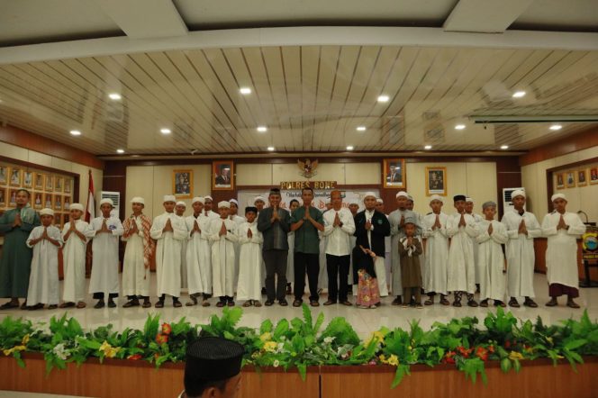 
 Polres Bone Gelar Buka Puasa Bersama Santri dan Anak Panti Asuhan, Pererat Silaturahmi di Bulan Suci Ramadhan 1447 H