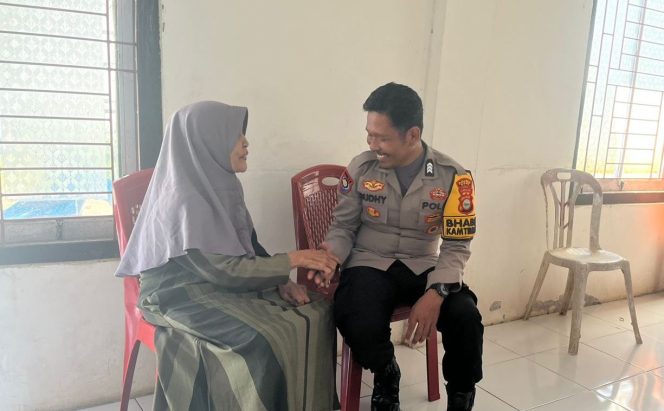 
 Brigpol Rudianto Lakukan Sambang dan Berupaya Mengenal Lebih Dekat Warga di Desa Binaannya