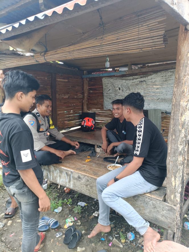 
 Sambang Dialogis Jadi Upaya Bhabinkamtibmas Jaga Kondusifitas Lingkungan