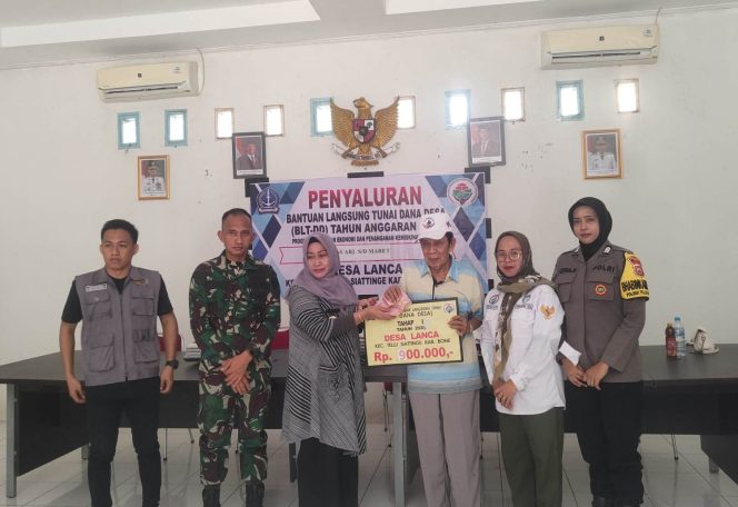 
 Kompak di Desa Binaan, Bhabinkamtibmas dan Babinsa Kawal Penyaluran BLT