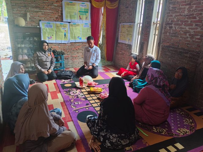 
 Brigpol Citra Demmu, Bangun Kebersamaan di Desa Binaan, Lakukan Pendampingan P2K2 PKH