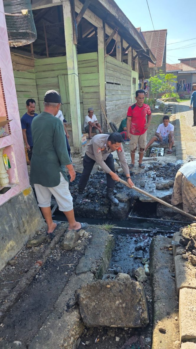 
 Tak Sekadar Jaga Kamtibmas, Bripka Andi Rusman Bangun Kedekatan Lewat Gotong Royong